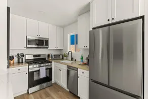 Modern and Cozy in PB with Patio and Firepit - Image 4
