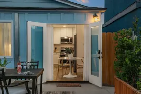 Modern and Cozy in PB with Patio and Firepit - Image 5
