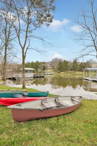 Lakefront, Heated Pool, Sauna, Sleeps 8! - Image 5