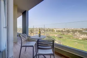 Serene Oasis, Elegant 2BR Retreat in Ghaxaq - Image 2