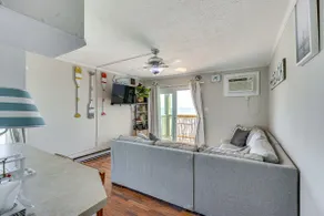 Chic Oceanfront North Topsail Beach Condo w / Deck! - Image 3
