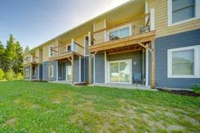 Golf Course View: Centrally Located Condo in Erie - Image 3