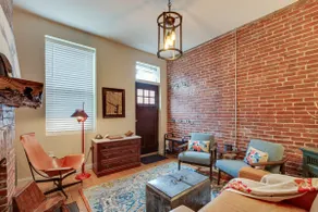 3 Mi to Dtwn: Charming Row House in Pittsburgh - Image 4