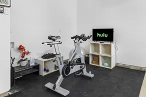 Stationary bike|1600ft²|Backyard|Parking|300Mbps - Image 3
