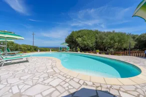 Casa Lentischio Apartment with Sea View, Shared Pool, Terrace, and Wi-Fi - Image 3