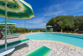 Casa Lentischio Apartment with Sea View, Shared Pool, Terrace, and Wi-Fi - Image 2
