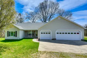 Bright & Elegant Home in High Point w/ Deck! - Image 3