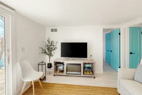 Lakefront Gem: Views, Paddleboards & Firepit - Image 3