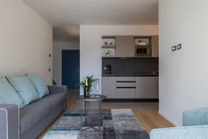 Indigo Blue Apartment | Free Parking & Garden - Image 4