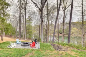 Toano Home w/ Screened Porch: Steps to Lake! - Image 2