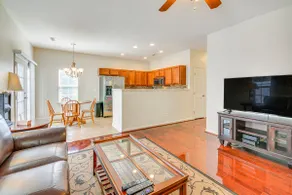 Cozy Greensboro Townhome w/ Community Pool & Grill - Image 3