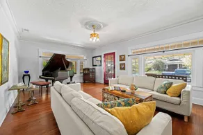 Mistletoe Heights- Classic 5-Bed Retreat - Image 5