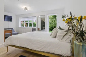 Stylish Garden studio 5 min Walk to Finsbury Park - Image 4