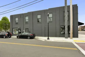 *Sleeps 4* Downtown USA ~ Walkable Dickson Apt - Image 4