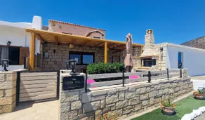 Seafront Villa Cside w BBQ and private yard - Image 2