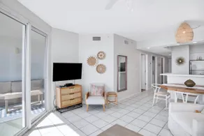 Silver Beach 805 | Updated, Direct Beach Front, Pet Friendly! - Image 2