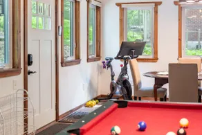Arrowhead Lake Retreat par AvantStay | Piscine partagée, salle de jeux, foyer extérieur - Image 2