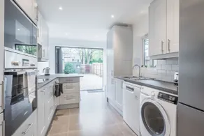 Refurbished High Spec CENTRAL Family Home - Image 3