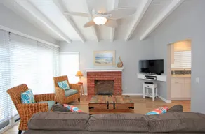 Charming 2bdr Studio in Exclusive Peninsula home - Image 2