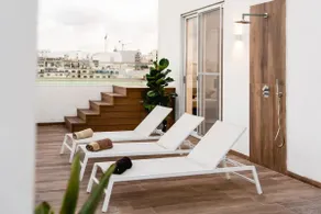Luxurious & Stylish Penthouse with Private Pool - Image 4