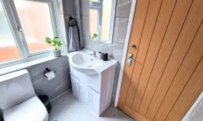 Luxury Family Apartment- Close to Leicester University - Image 4