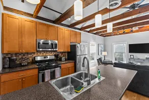 Rustic Charm 2BR Downtown Burl. - Image 2