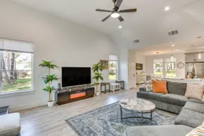 Fire Pit + Grill: Lakeside Gun Barrel City Home! - Image 3