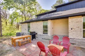 Fire Pit + Grill: Lakeside Gun Barrel City Home! - Image 2