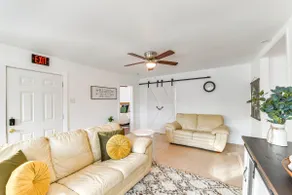 1 Mi to Dtwn Waco! Lovely Home w/ Fire Pit Table - Image 5