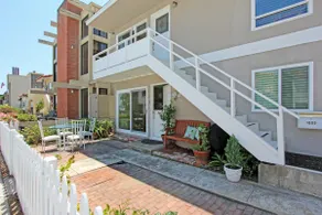 1009 W Bay - Image 2