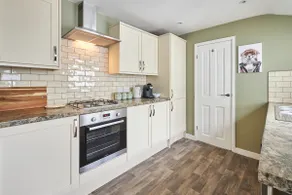 Host & Stay - Oliver's Den - Image 3