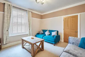 Host & Stay - Oliver's Den - Image 5
