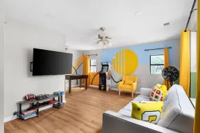 Large Home King Beds, Pool, Game Room - Image 4