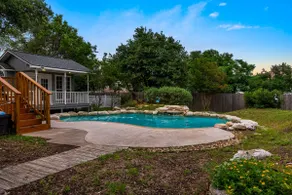 Large Home King Beds, Pool, Game Room - Image 2