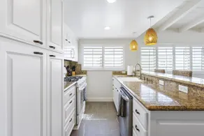 Newport Beach Bungalow - Image 5