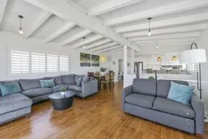 Newport Beach Bungalow - Image 2