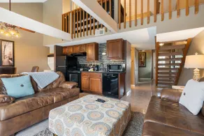 Branson Getaway - Condo for 6 in Epic Location - Image 2