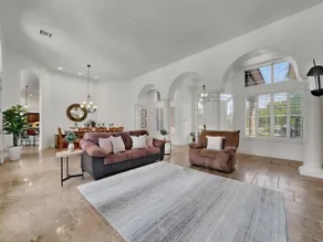 Large 4BR w heated pool, waterfall spa! - Image 3