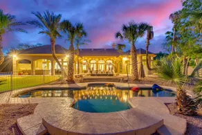Large 4BR w heated pool, waterfall spa! - Image 5