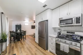 Spring Branch Home Sleeps 6 Yard King Suit - Image 3