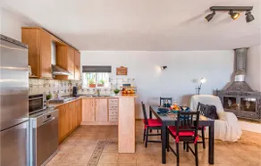 Beach front home in Velilla-Taramay - Image 3