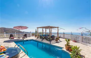 Beach front home in Velilla-Taramay - Image 4