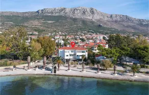 Three-Bedroom Apartment In Kastel Gomilica - Image 2