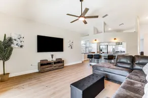 Valrico Home w Yard 14 Mi to Downtown Tampa - Image 3