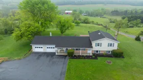 Hilltop Retreat w/ Hot Tub & Panoramic Views - Image 2