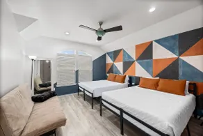 EaDo 3BR | Pool Table, Walk to Stadiums, Dining - Image 4