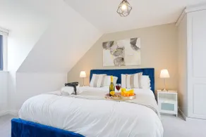 Wavendon House • Sleeps 6 • Driveway Parking • Garden • Fast Wifi • Smart TV • Yoko Property - Image 4