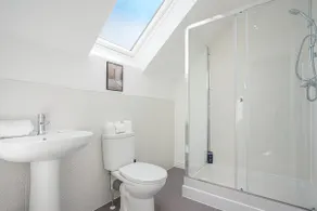 Wavendon House • Sleeps 6 • Driveway Parking • Garden • Fast Wifi • Smart TV • Yoko Property - Image 5