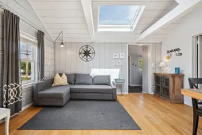 Plum Pet-Friendly | Walk to Basin | Screened Porch - Image 4