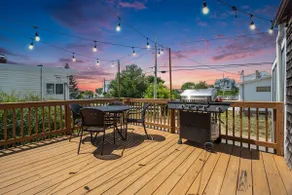 Plum Pet-Friendly | Walk to Basin | Screened Porch - Image 2